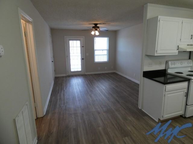 902 Palmer Dr #4 - Photo 6 of 13