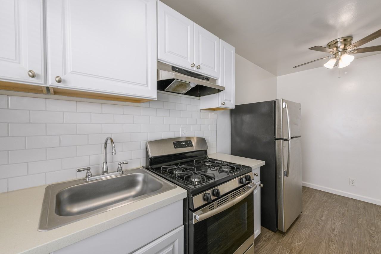 1210 North Berendo Street #7 - Photo 6 of 12