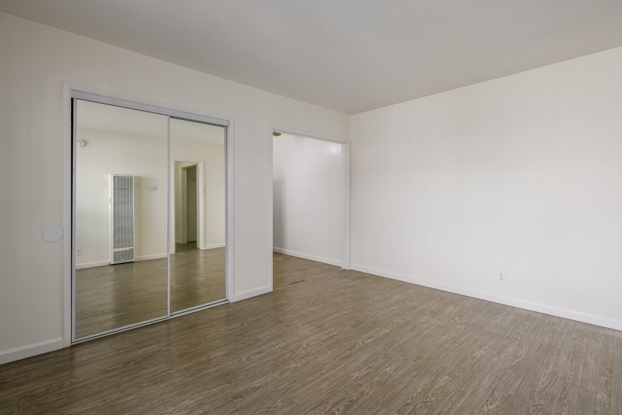 1210 North Berendo Street #7 - Photo 7 of 12