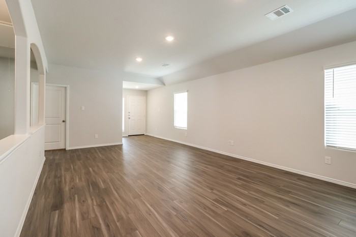 509 Thompson Pl - Photo 2 of 14