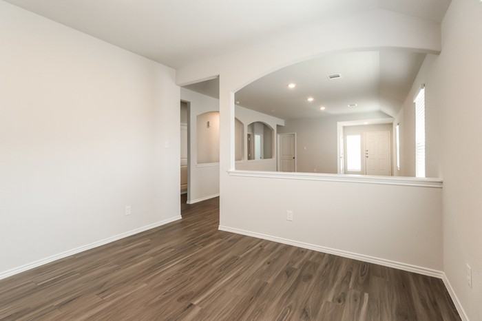 509 Thompson Pl - Photo 3 of 14