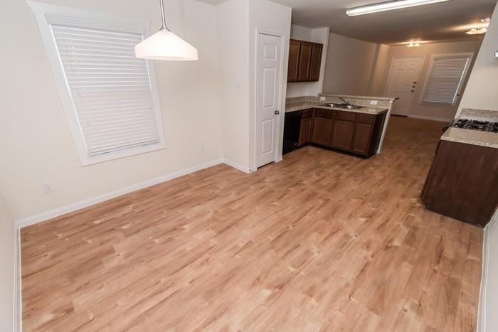 6217 Luce St - Photo 3 of 9