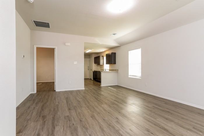 5557 Eagle Point Dr - Photo 2 of 12