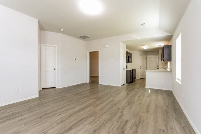 5557 Eagle Point Dr - Photo 3 of 12