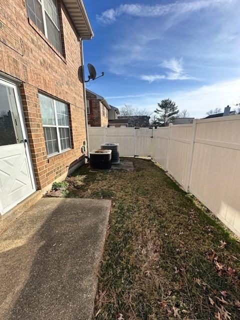 Golderg - 31 Revelle Street - Photo 2 of 21