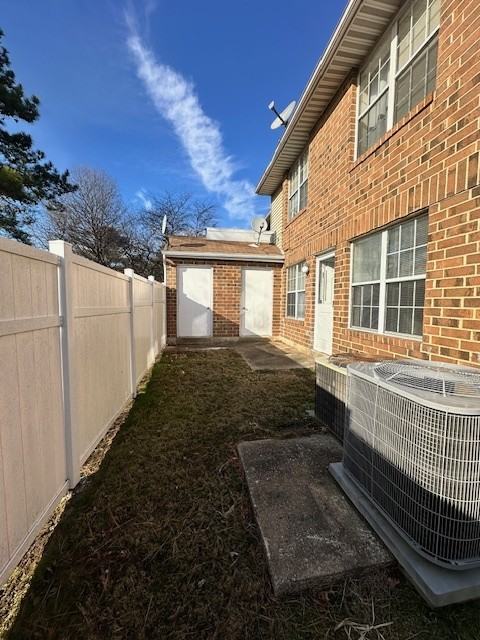 Golderg - 31 Revelle Street - Photo 3 of 21