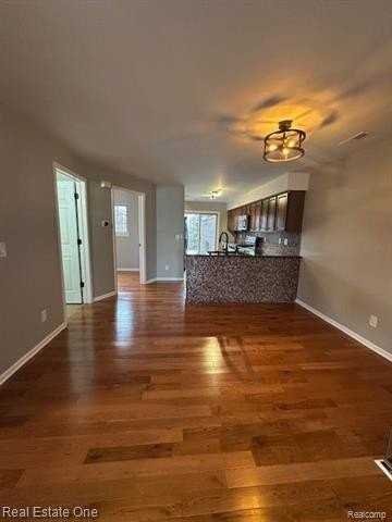 4240 Maple St - Photo 4 of 16