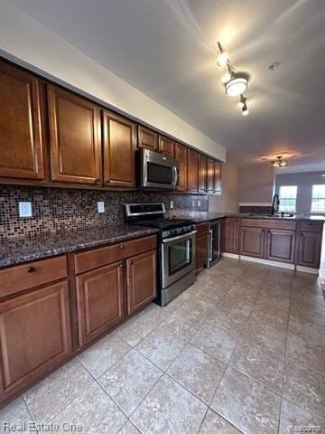 4240 Maple St - Photo 6 of 16