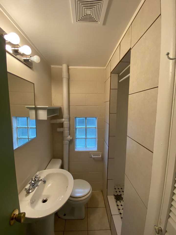 1808 Southlawn Dr - Photo 6 of 11