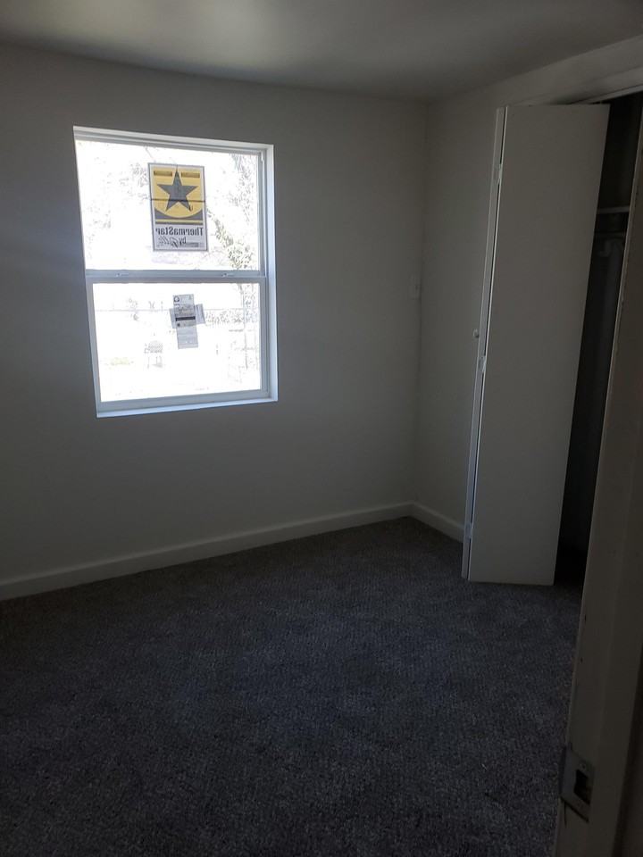 1025 N Lombard St #1 - Photo 2 of 10