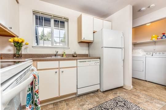 Creekside at Tanasbourne Apartments - Photo 4 of 28