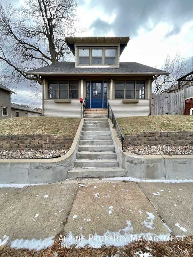 311 E 19th St - Photo 2 of 29
