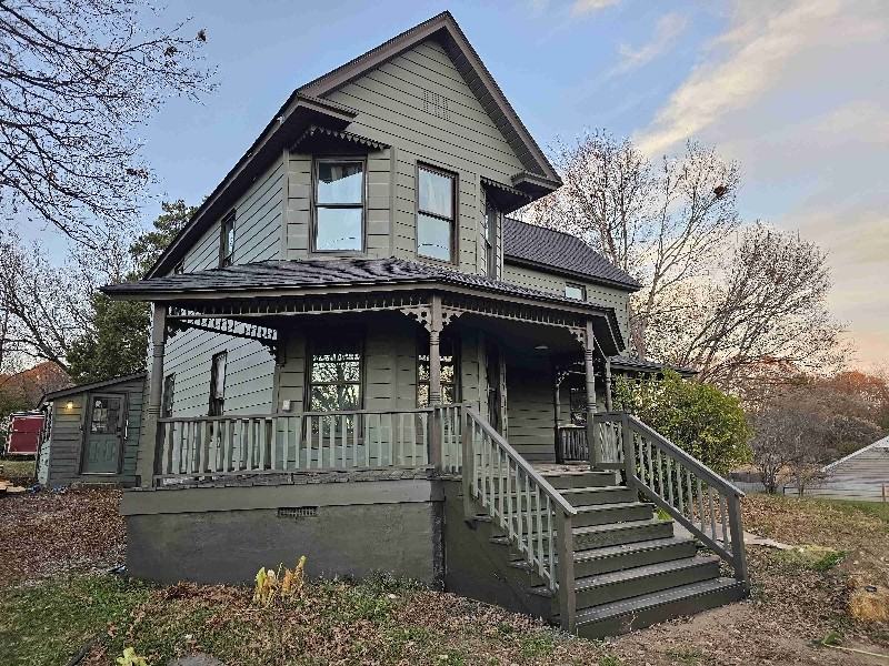 329 W Market St - Photo 2 of 14