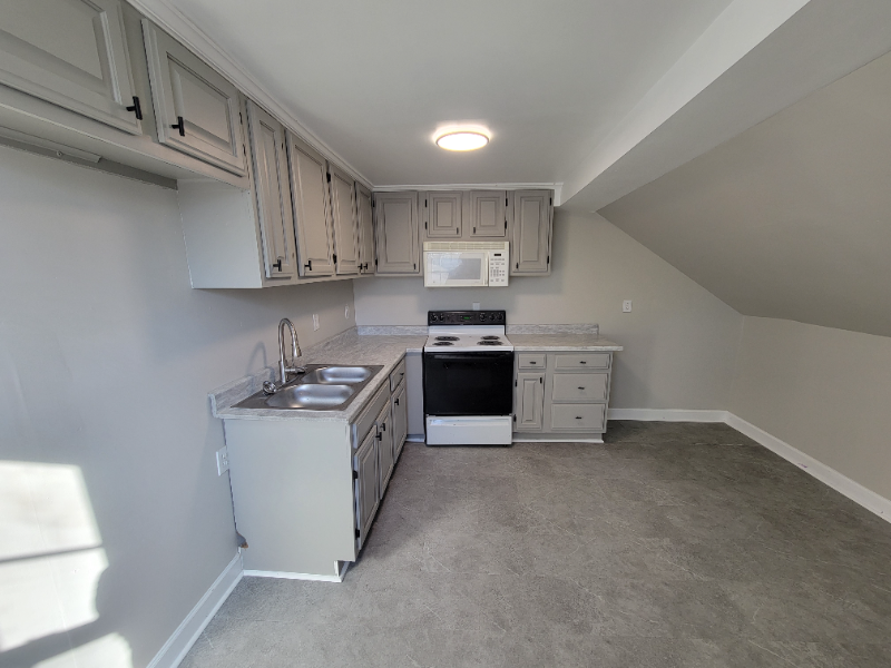 710 Fairview Ave #D - Photo 4 of 10