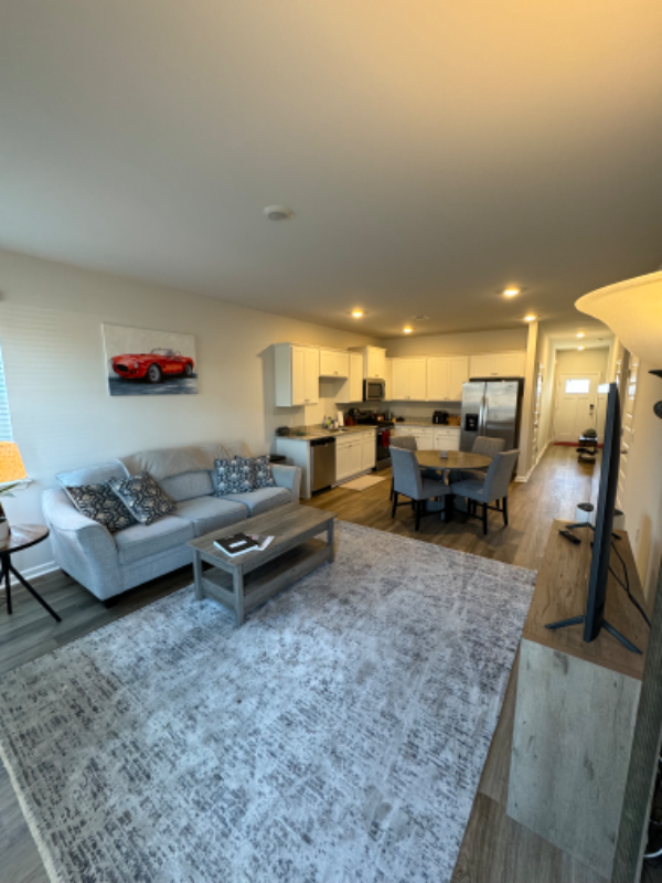 501 Hideaway St - Photo 6 of 8