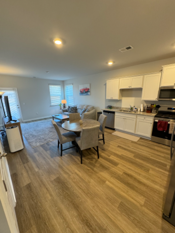 501 Hideaway St - Photo 7 of 8