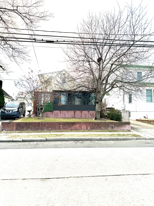 1 Carroll Ave - Photo 2 of 12