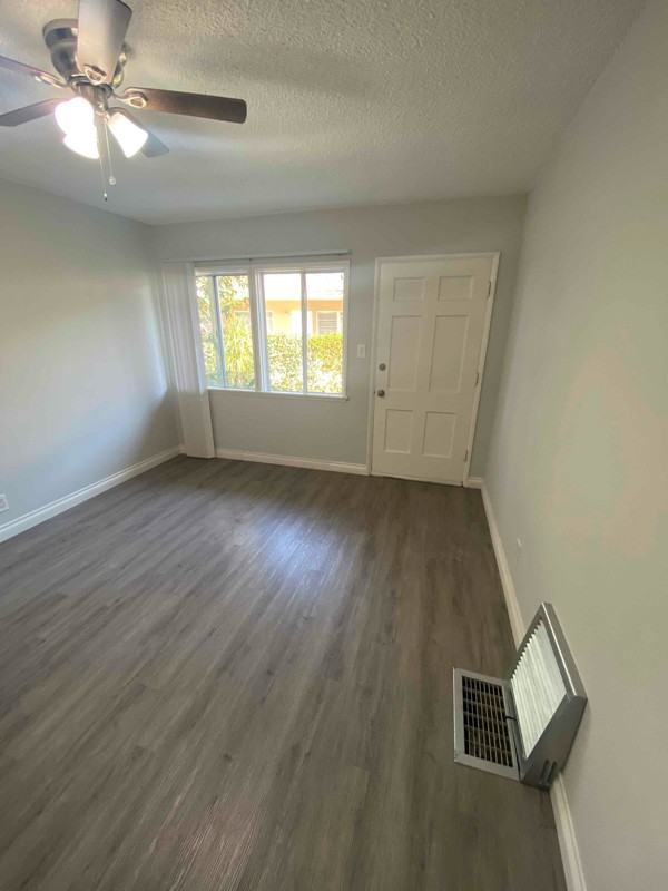 1009 E Garfield Ave #3 - Photo 2 of 19