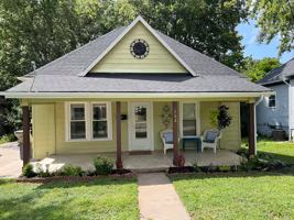 featured image of 132 Allcutt Ave