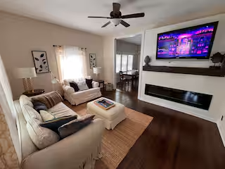 132 Allcutt Ave - Photo 2 of 10