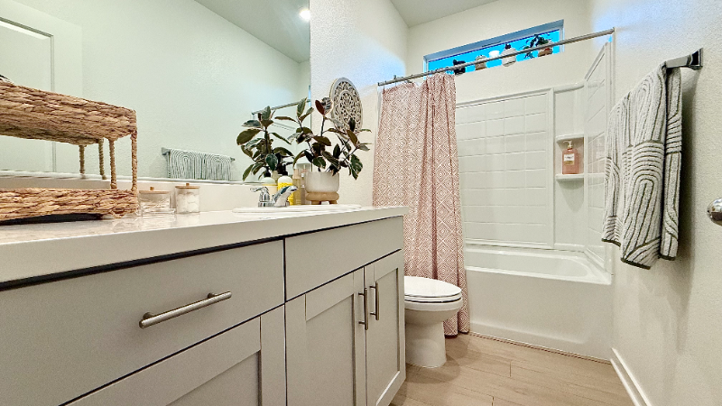 2740 Austere Ave - Photo 2 of 20