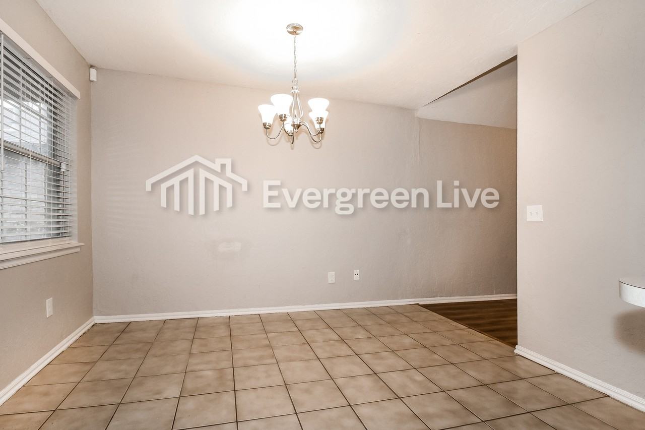 2607 Lonnie Ln - Photo 4 of 15