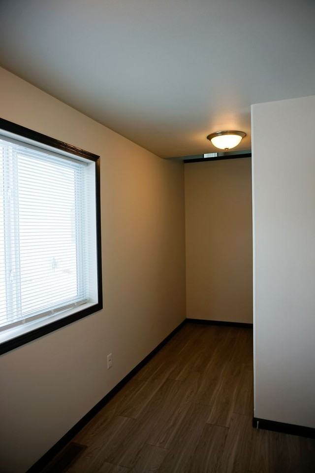 2715 Westwood St W - Photo 4 of 38