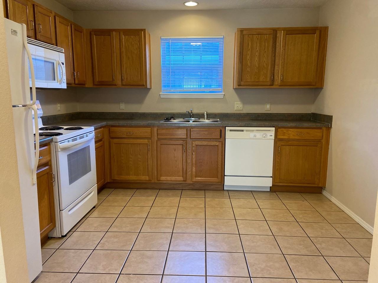 129 Knowledge Ave #A - Photo 6 of 35