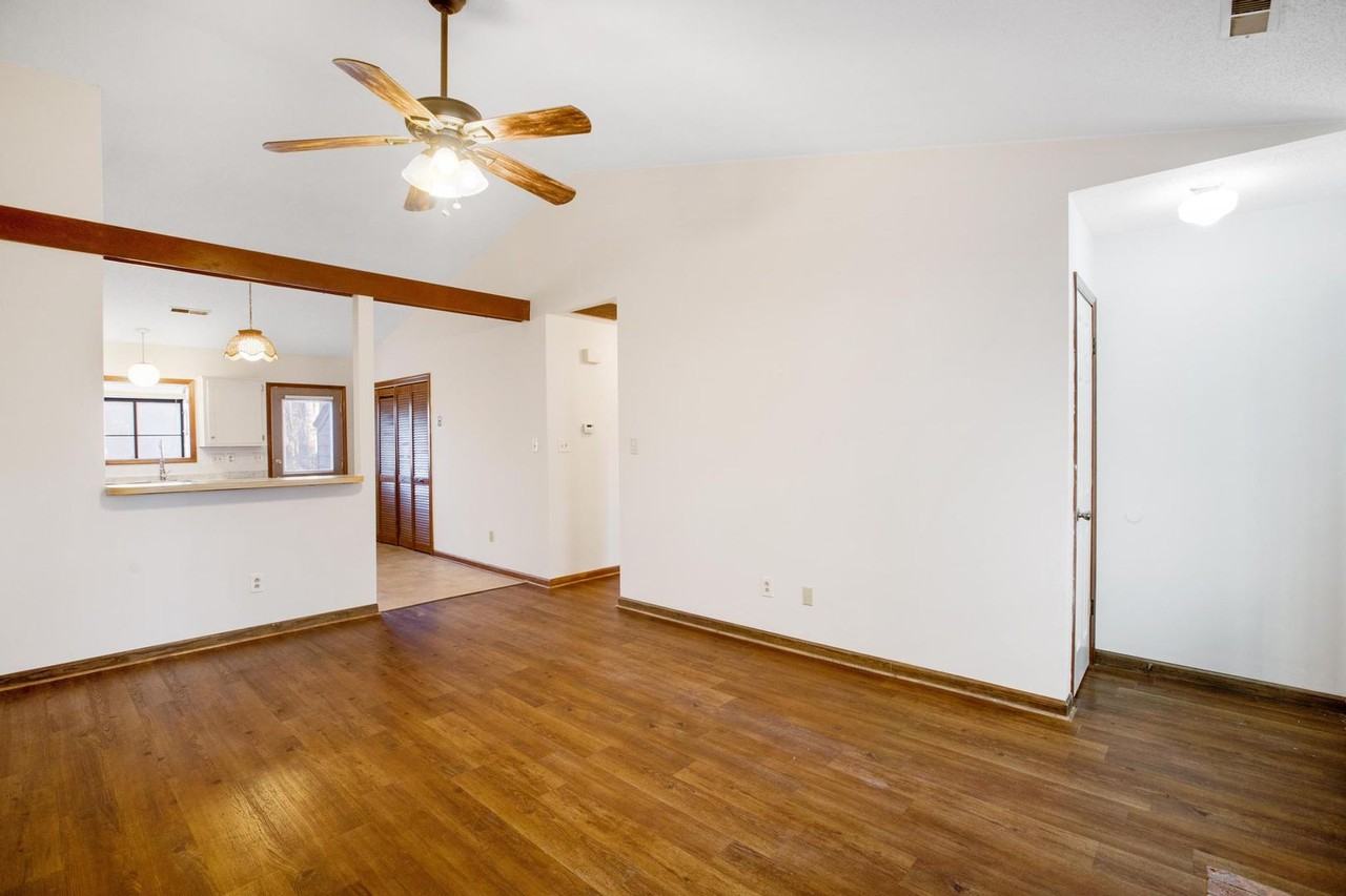 205 Corey Ct - Photo 6 of 20