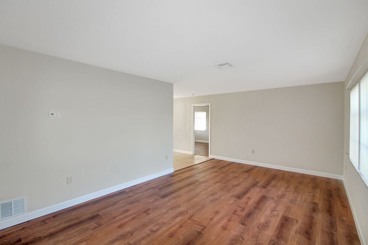 804 W Baffin Dr - Photo 2 of 12