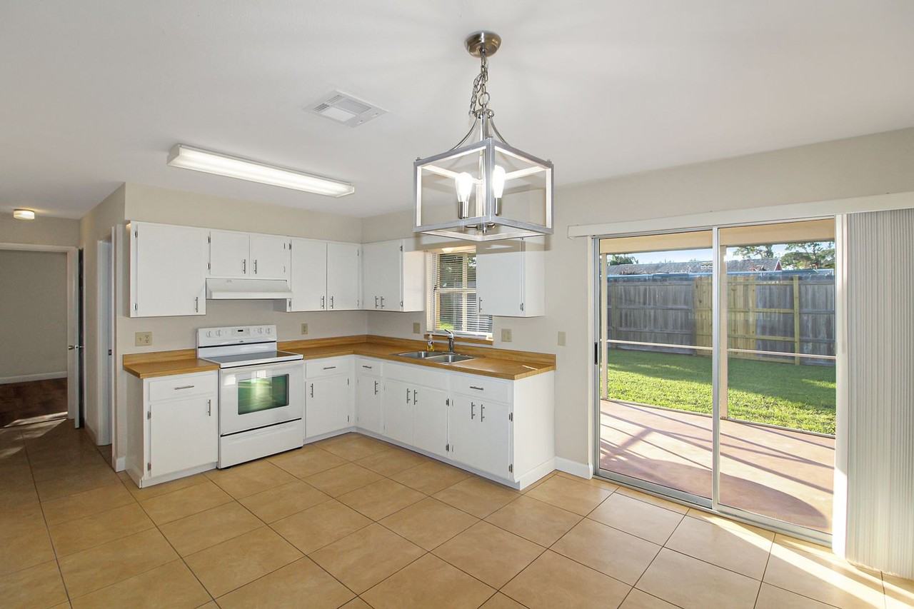 804 W Baffin Dr - Photo 4 of 12