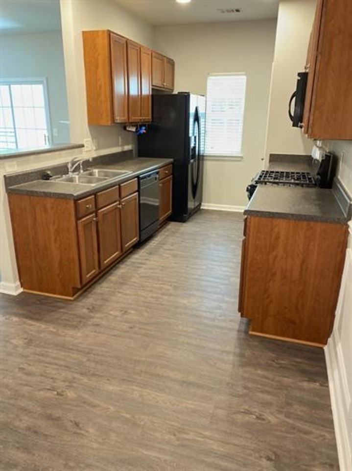 3333 Thornbridge Dr - Photo 3 of 23