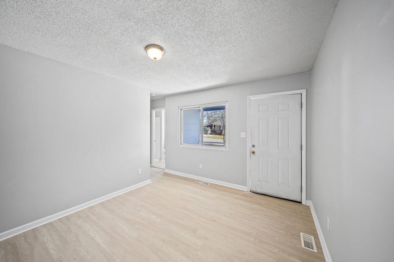 801 Pennsylvania Ave - Photo 2 of 10