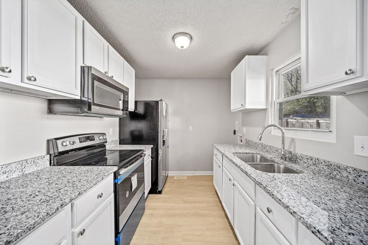 801 Pennsylvania Ave - Photo 3 of 10