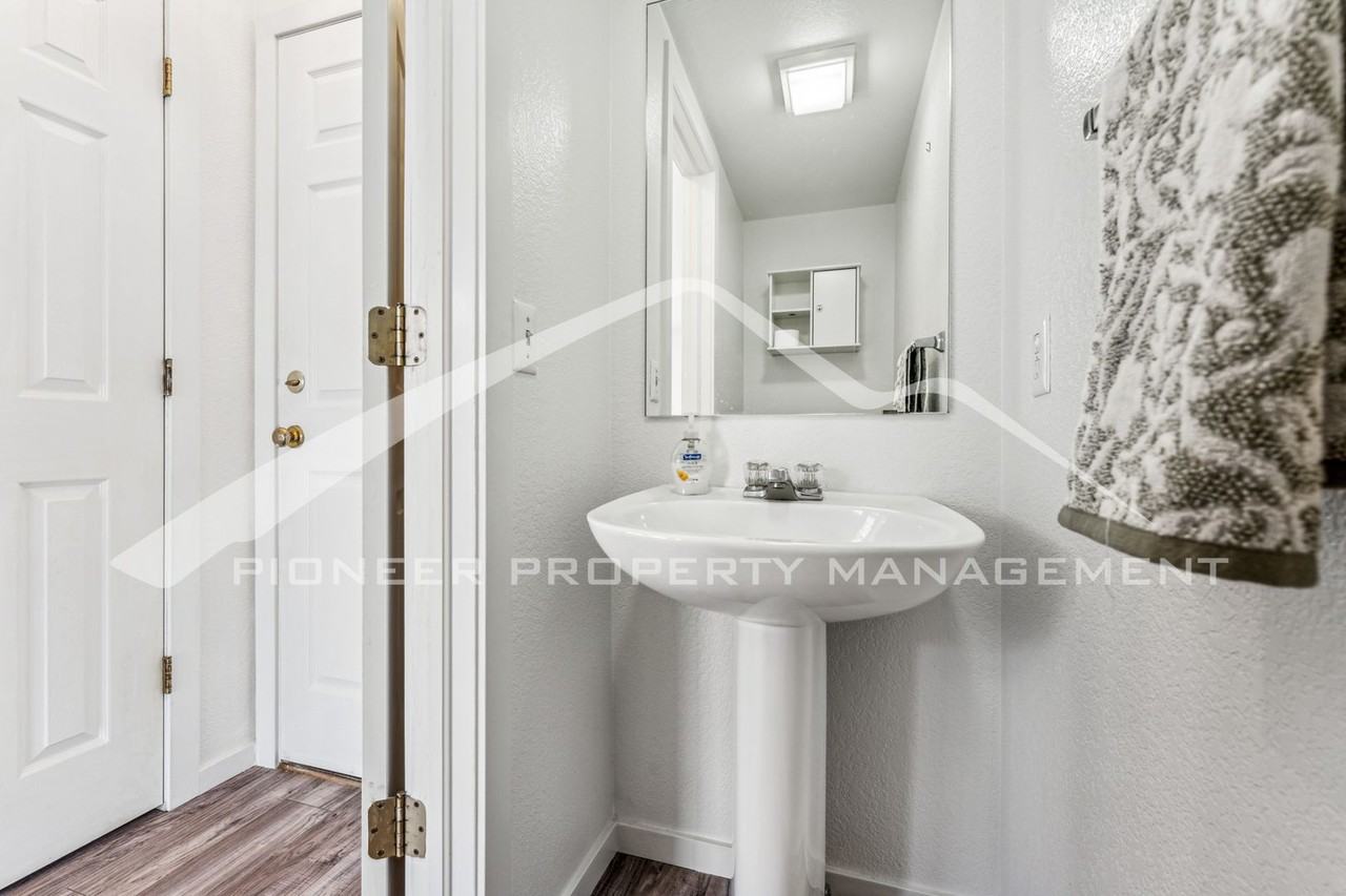 802 Timothy Dr - Photo 7 of 19