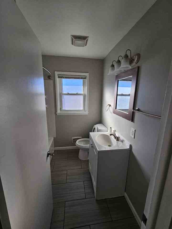 5134 N 81st St - Photo 3 of 10