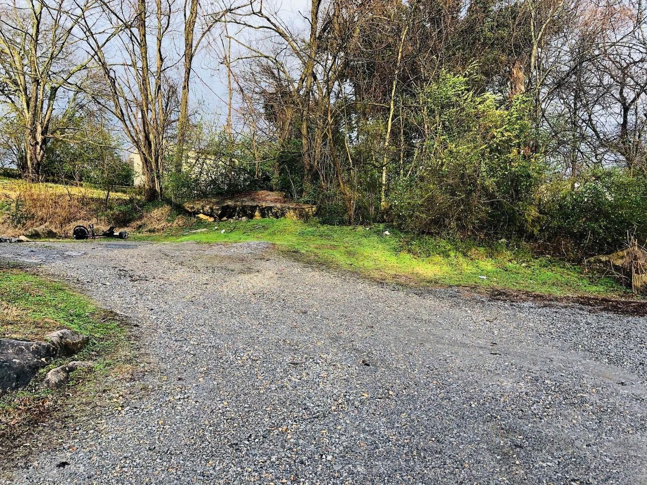 191 Oak St - Photo 3 of 38