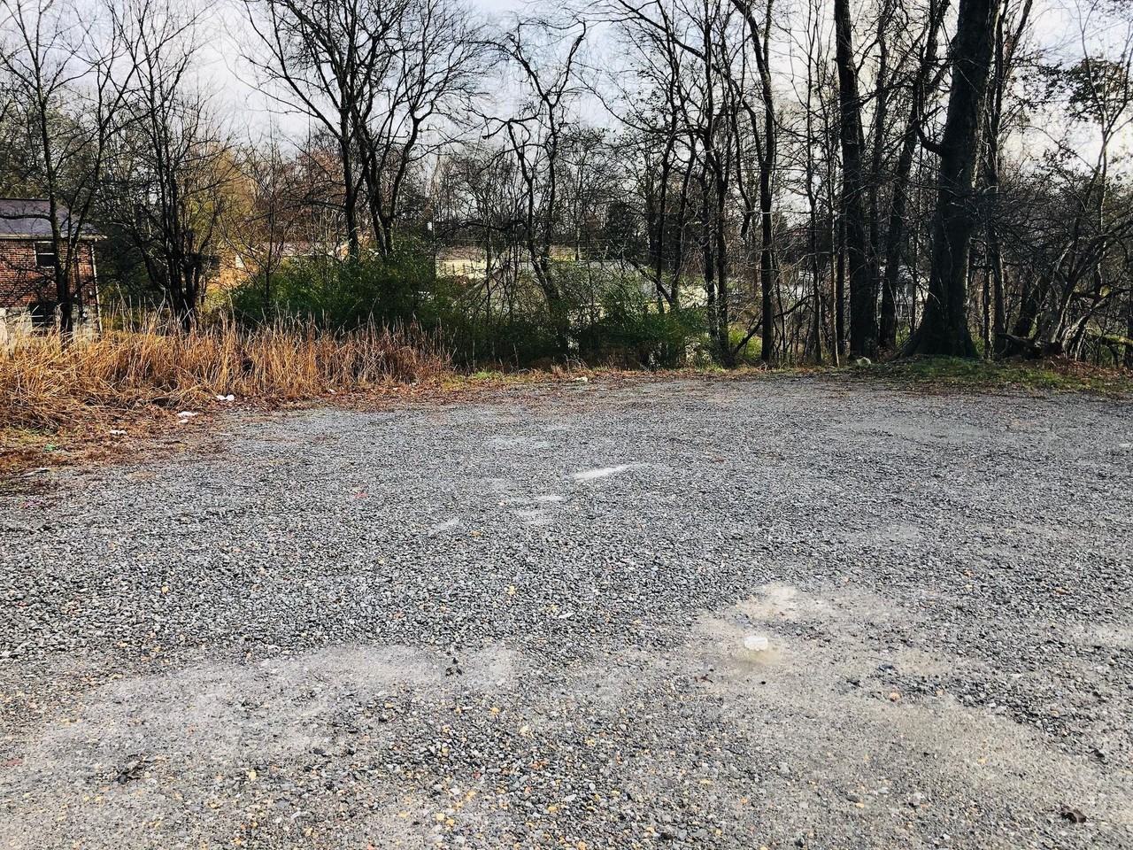 191 Oak St - Photo 4 of 38