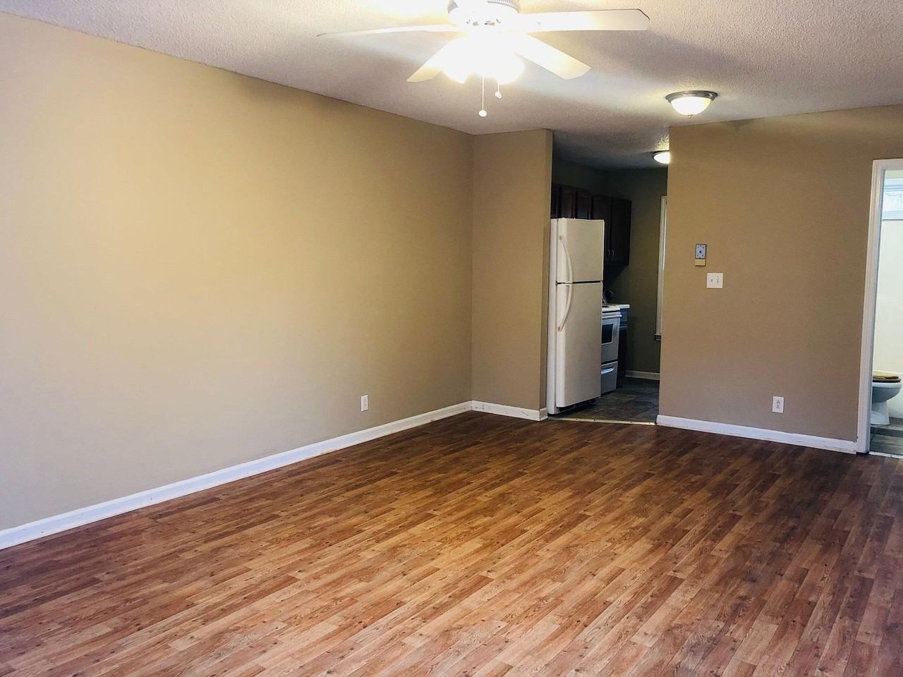 191 Oak St - Photo 5 of 38