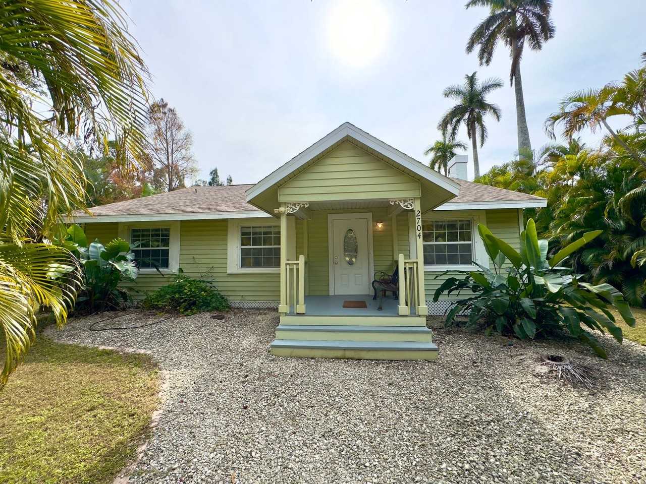 2704 2nd St - Photo 2 of 27