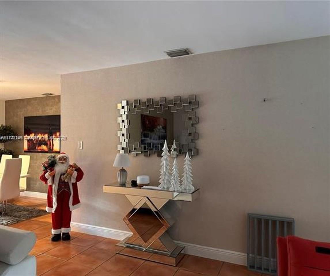 9765 Sw 15th St #0 - Photo 2 of 20