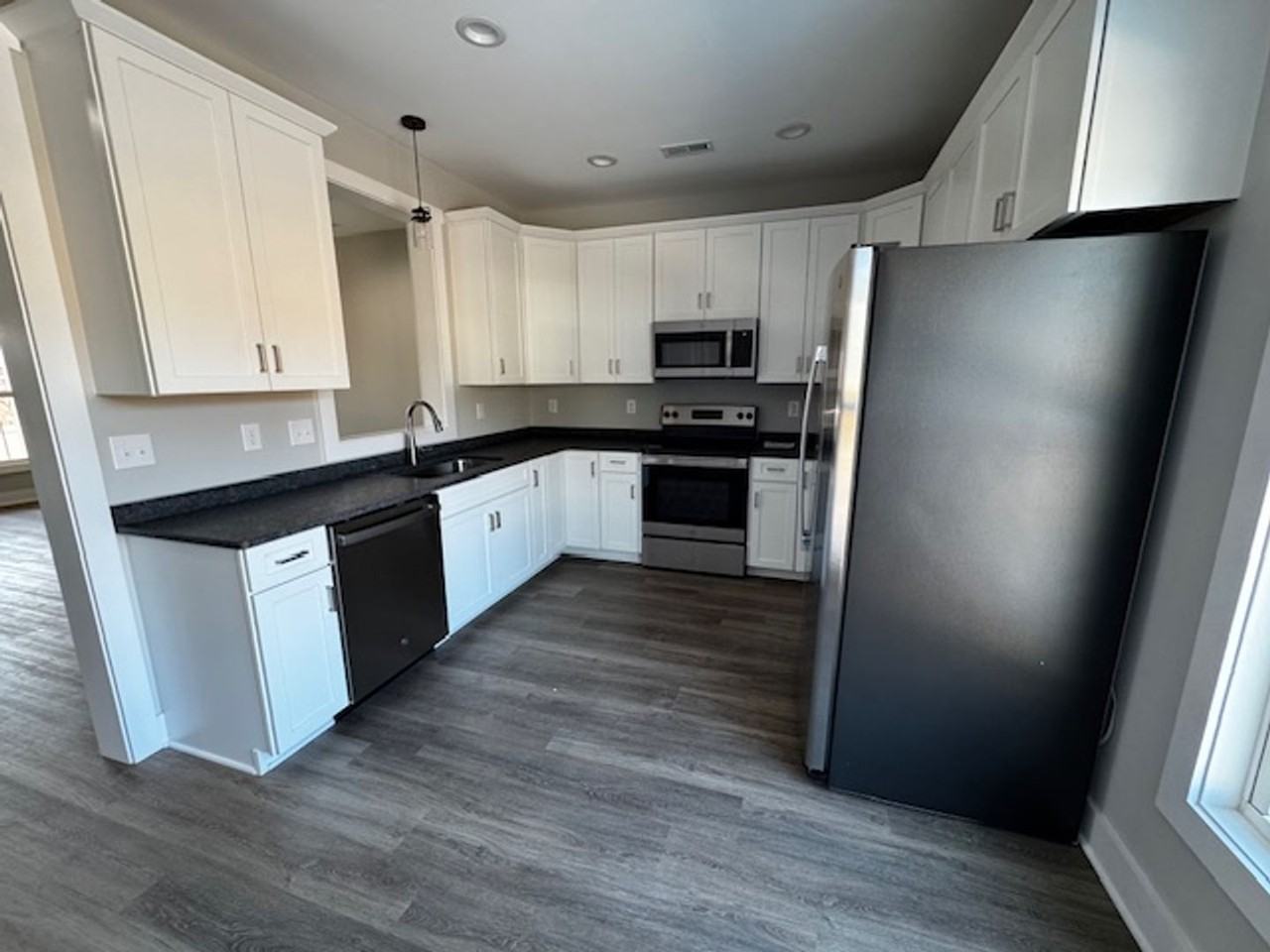 289 Sable Rd - Photo 2 of 12
