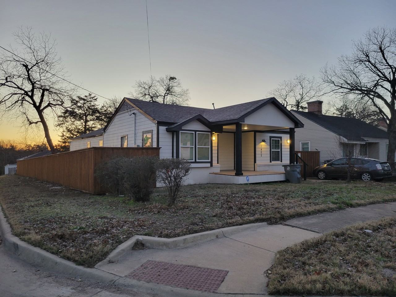 1402 Harlandale Ave #NA - Photo 7 of 18