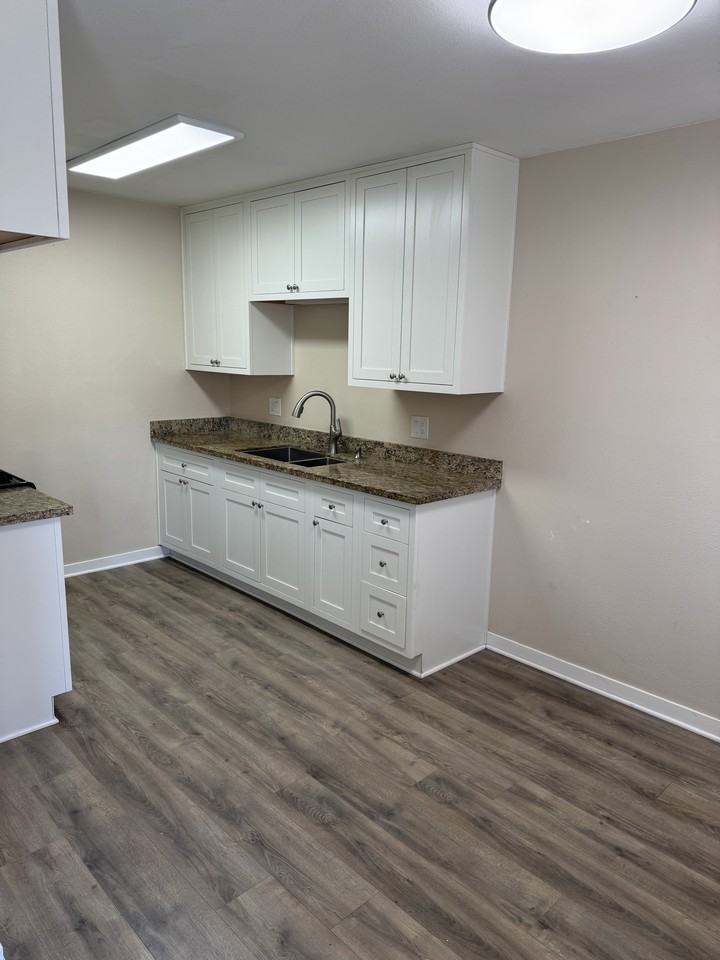 163 Sespe Ave #B - Photo 2 of 13