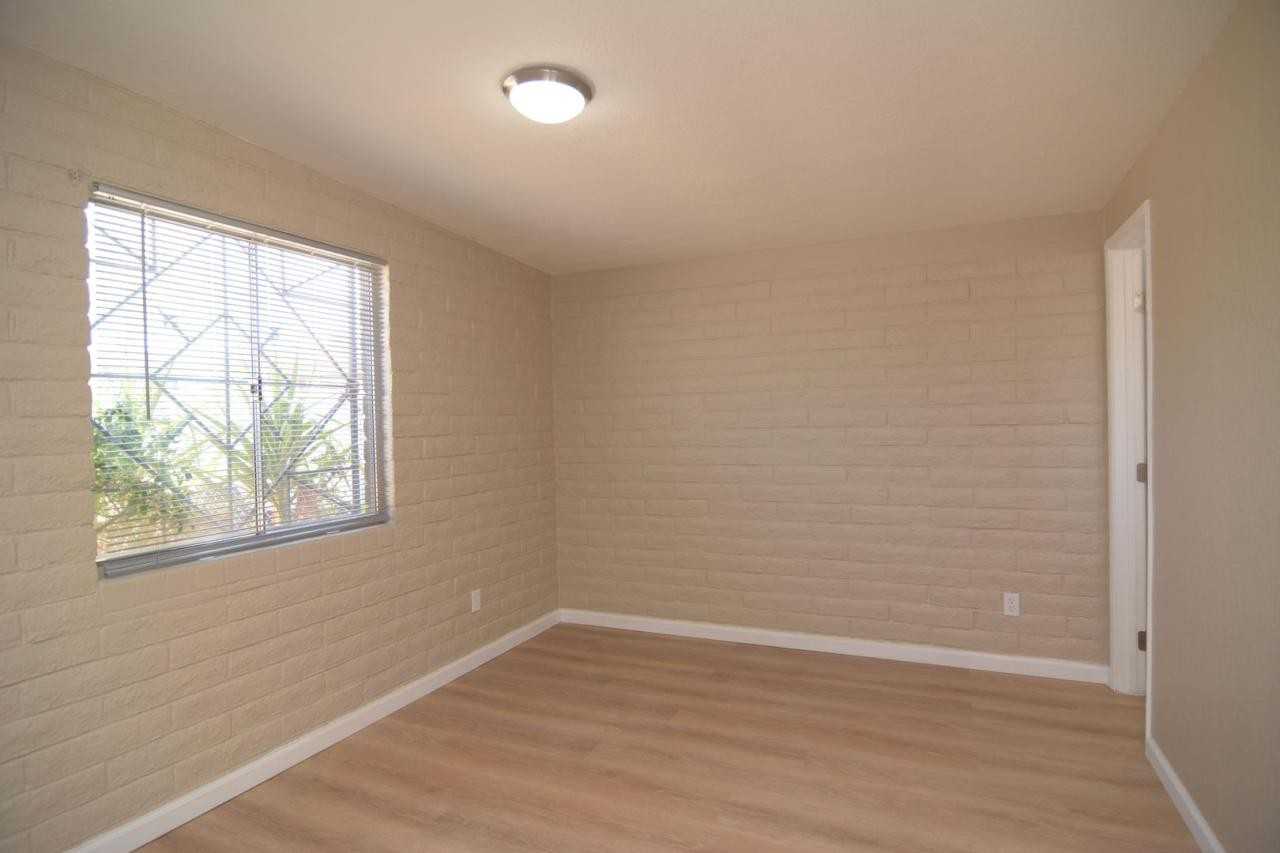 1703 East Warren Place - Photo 3 of 5