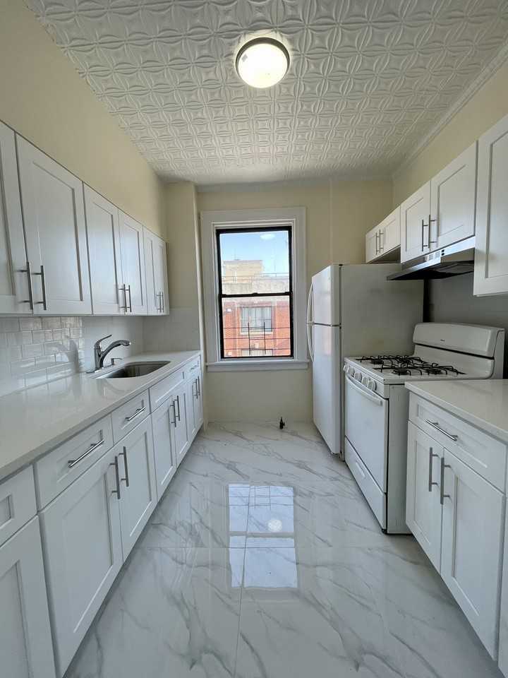 34-60 106th St #3 - Photo 3 of 17