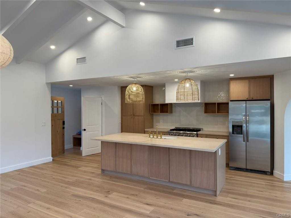 207 Milford Dr - Photo 3 of 8