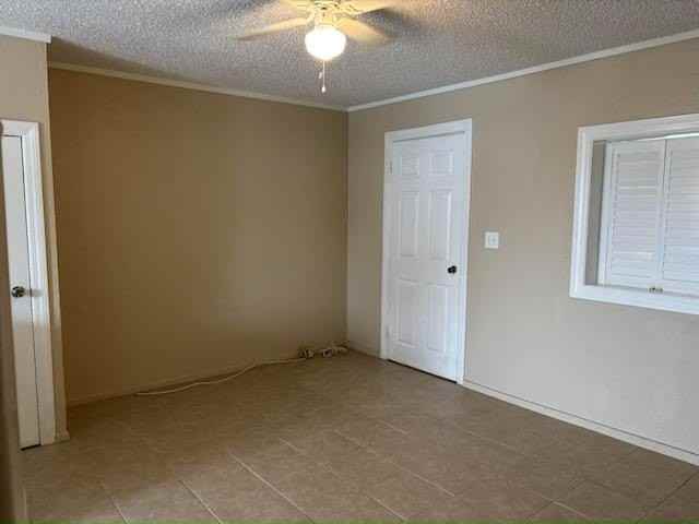 10545 Seminole Blvd Apt 5 #05 - Photo 3 of 8