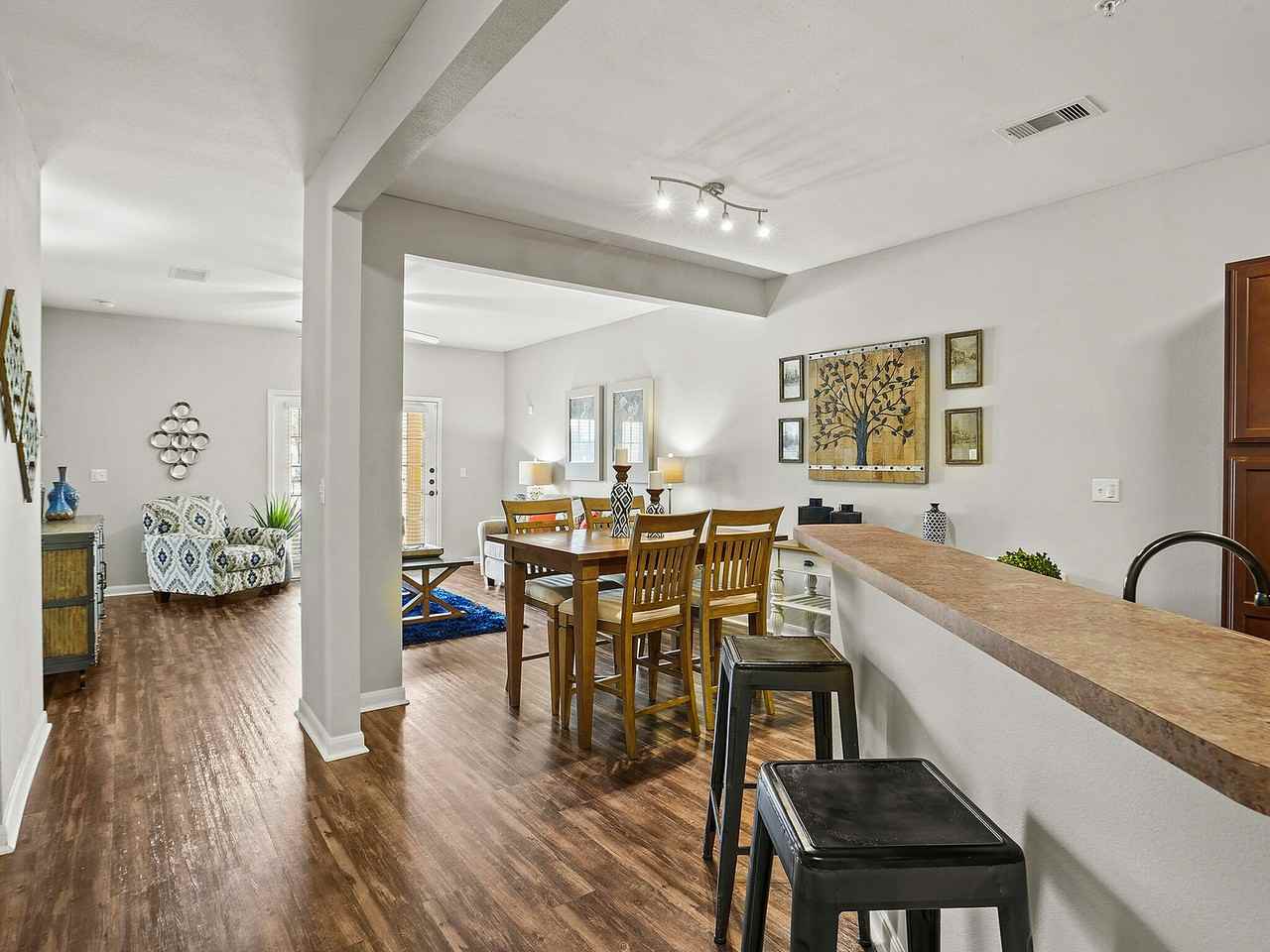 Advenir at Grand Parkway West - Photo 4 of 37