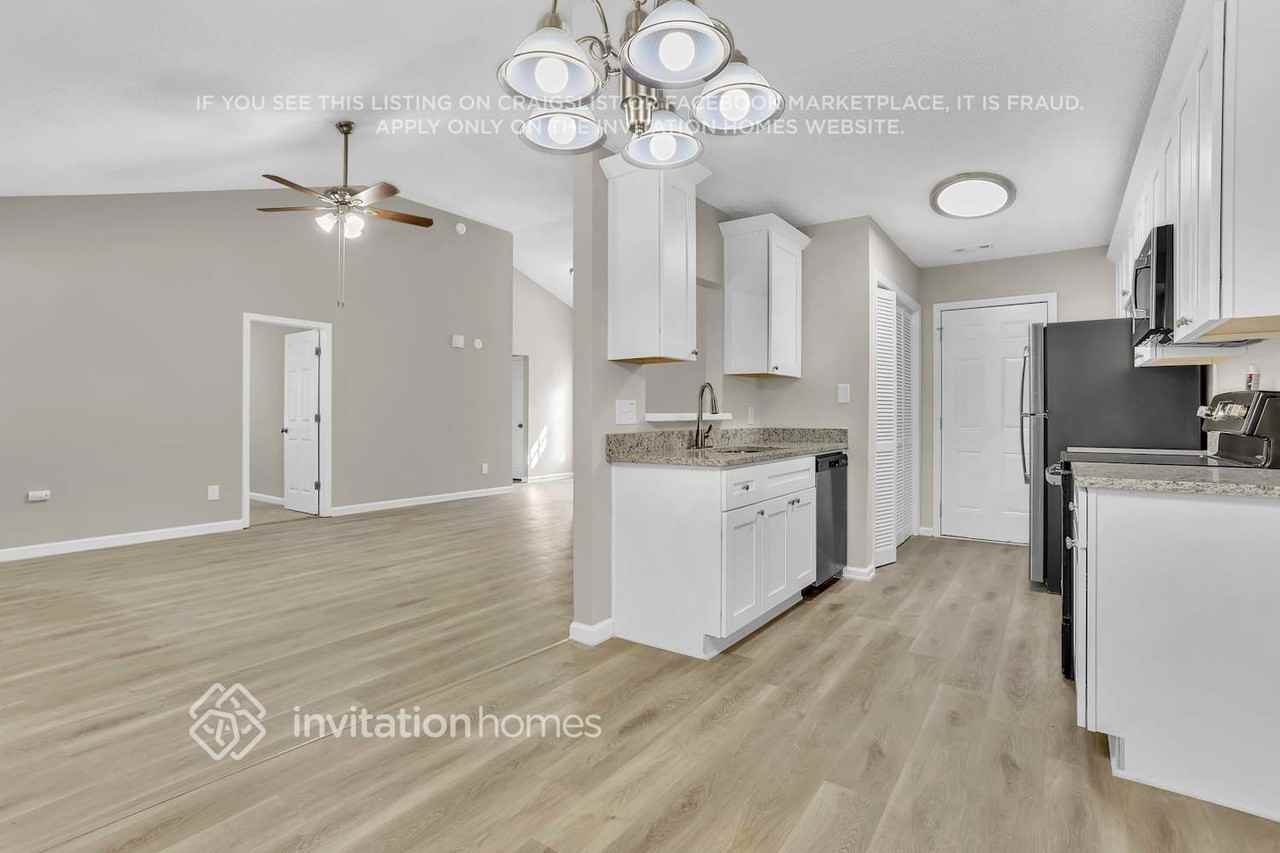 8605 Garvey Dr - Photo 4 of 16